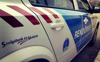 Alsóneműjébe rejtette a telefonokat