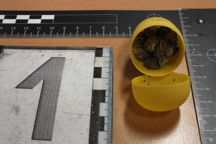 Kábítószergyanús anyag is volt az ittasan és bódultan vezető sofőrnél Pápán