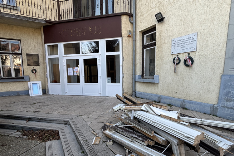 Megkezdődött a felújítás, február végéig újranyitják a Huszár Közösségi Házat