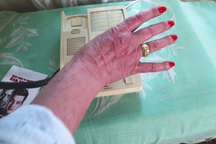 Figyelem! Ismét unokázós csalók verik át az időseket Pápán