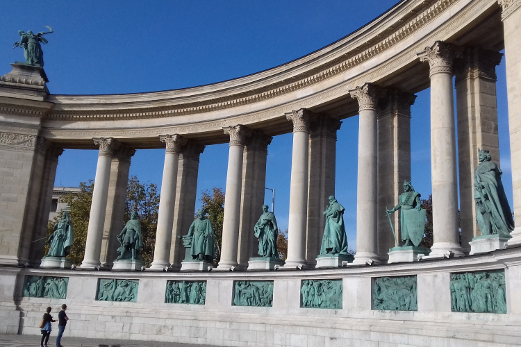 Egy kicsit mindenki pápai –  160 esztendeje született Zala György