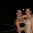 Éjszakai Fürdőzés a pápai Várkertfürdőben