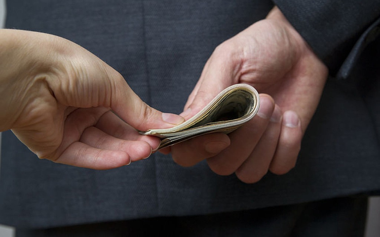 Elítélték a külföldi munkát ígérő csalót