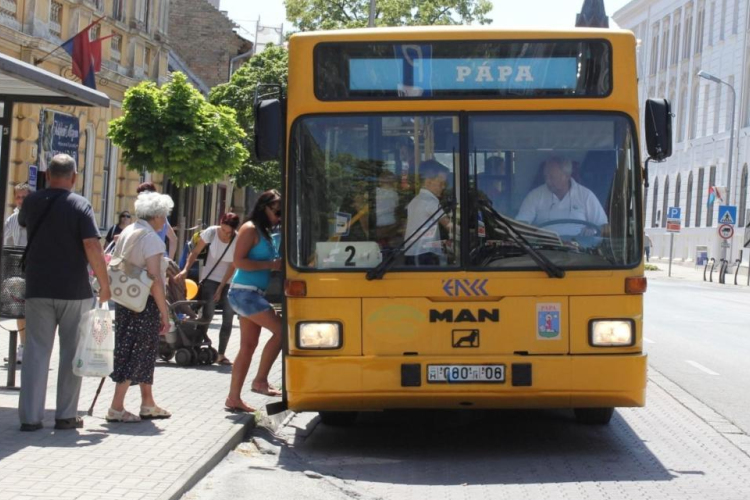 Szerdától ismét a megszokott útvonalon járnak az autóbuszok