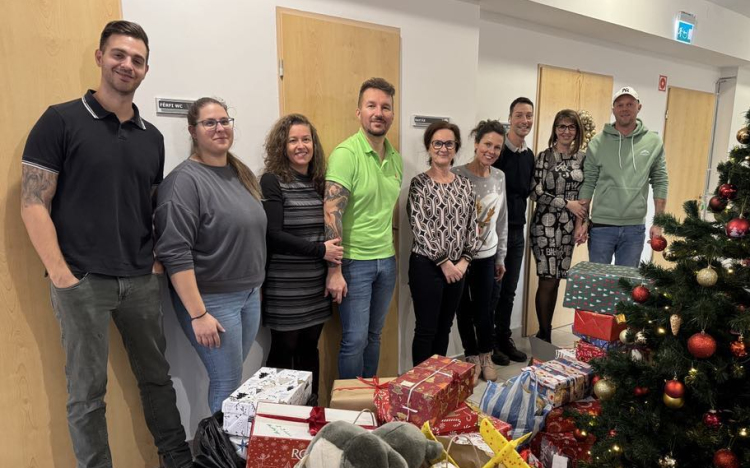 Több mint 400 gyermek karácsonyát teszi szebbé a Pápai Polgárok által összegyűjtött adomány