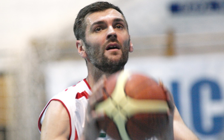 PKC: Tisztes helytállás a listavezető otthonában