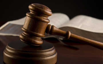 Két éven át loptak a húsgyárból