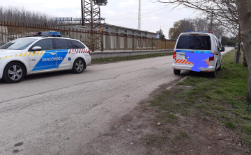 Betörtek az állatvédők pápai telephelyére