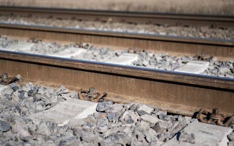 Vonatgázolás Pápa és Vaszar között!