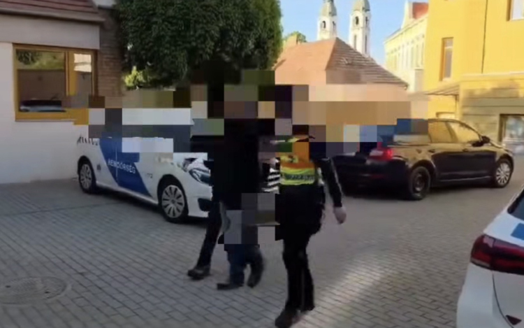 Bedrogozva, bevont jogsival ült volán mögé 