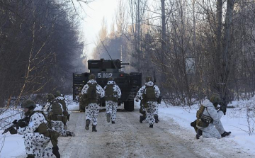 Csernobilnál heves harcok dúltak, az ukránok szerint nem lehet tudni, hogy mennyire biztonságos az erőmű