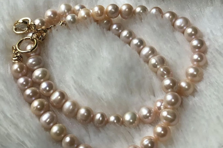 Milyen gyöngyfűző eszközökre van szükségem? Alapvető kellékek kezdőknek és haladóknak