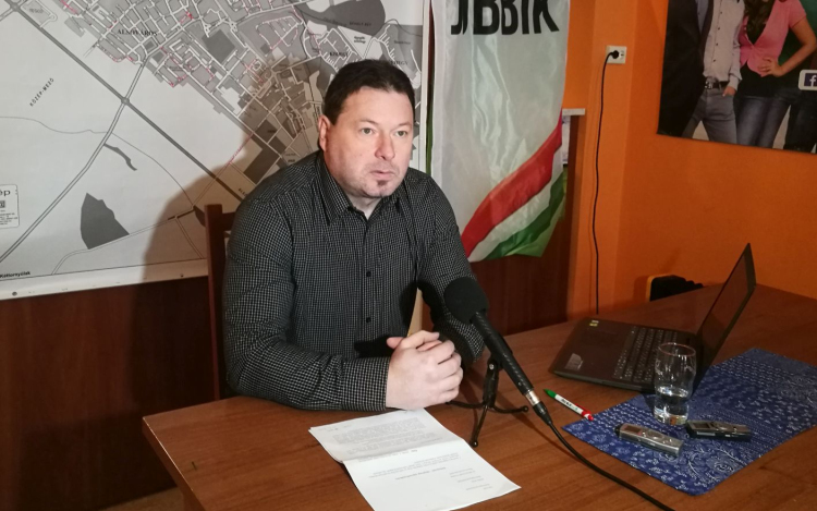 Süle Zsolt Áldozó Tamásnak: Ezt a stílust egy harmadosztályú kocsmában sem néznék jó szemmel