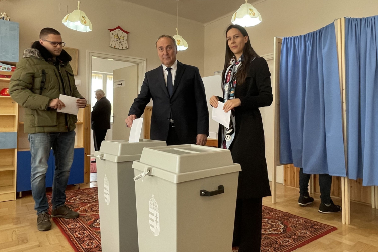 Dr. Kovács Zoltán is leadta szavazatát