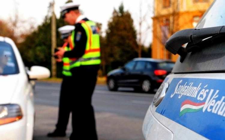 Elfogták a rendőrök az ittas és vezetéstől eltiltott férfit