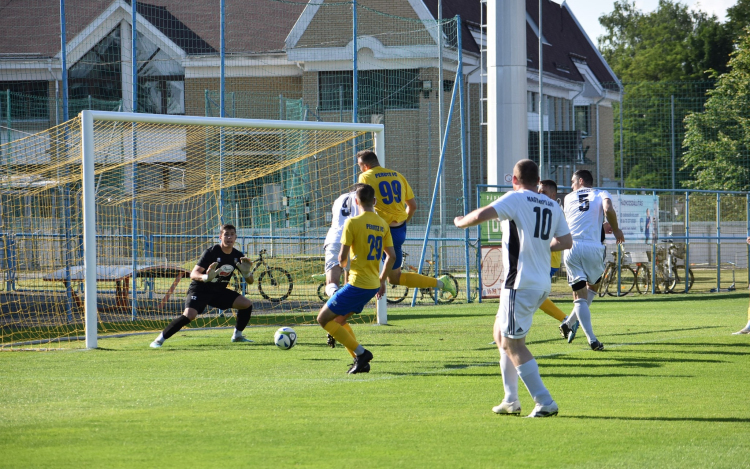 Könnyedén győzött a Perutz