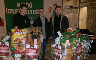 Idén is a pápai állatmenhelynek gyűjtött a Jobbik ifjúsági tagozata