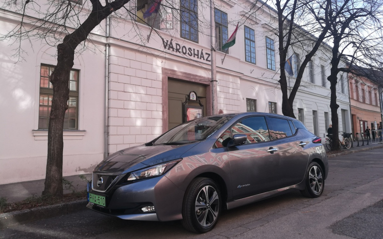 Elektromos autót vásárolt az önkormányzat 