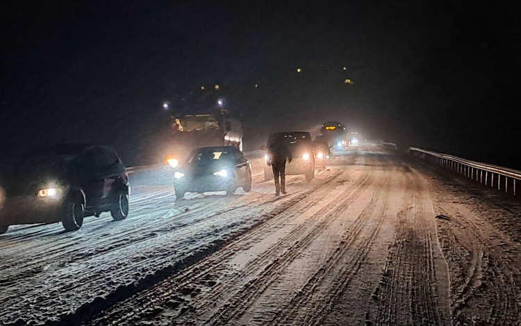 Rendőrség: Csak akkor induljon útnak, ha feltétlenül szükséges!