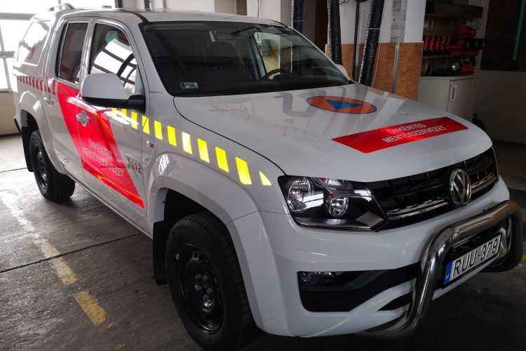 Új járművet kaptak a pápai önkéntes tűzoltók