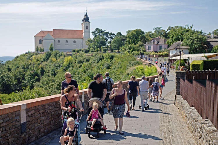 Visit Hungary: mintegy hétszázezren pihentek Magyarországon a tavaszi szünetben