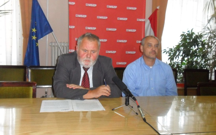 MSZP: Kormányzati segítség kell a Pápai Húsnak!