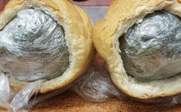 Kenyérbe rejtette a drogot az ajkai fiatal