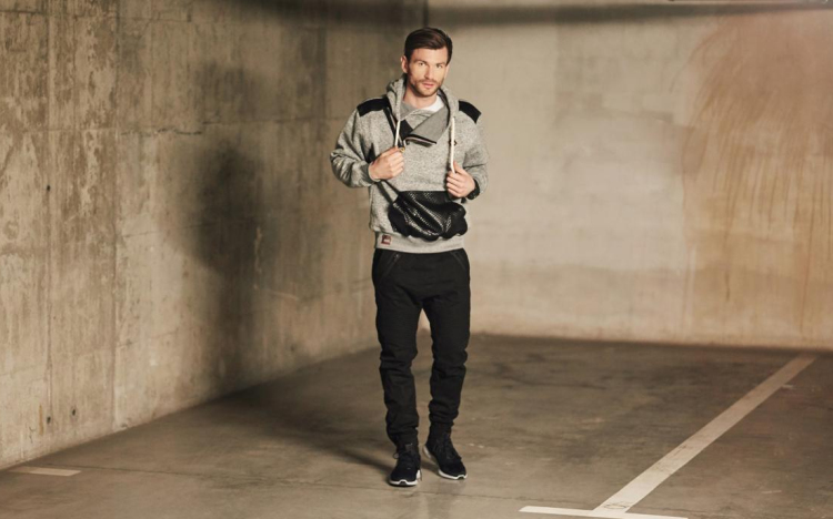 Aminek minden férfi szekrényében lennie kell: a chino nadrág