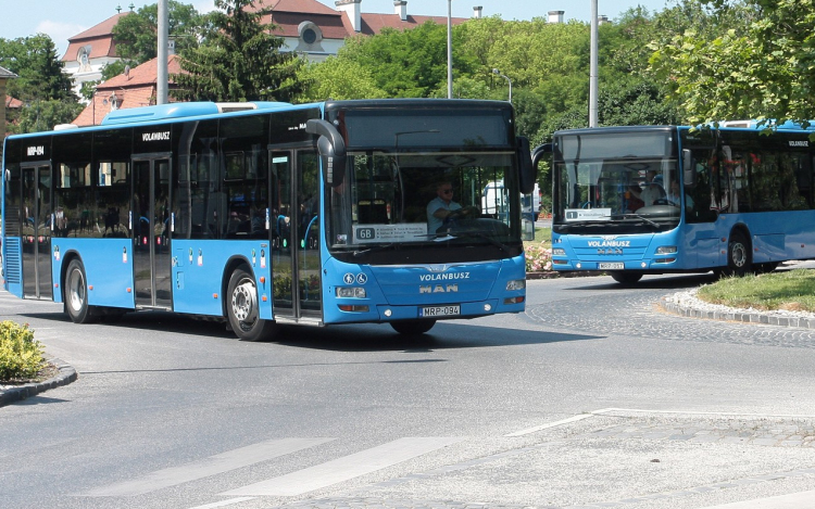 Vasárnap és hétfőn sztrájkolnak a Volán dolgozók, pápai járatokat is érint a munkabeszüntetés