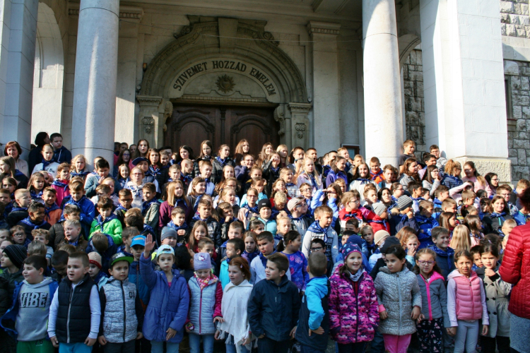Zene Világnapja 2018 - Erkelesek éneke Pápa belvárosának több helyszínén