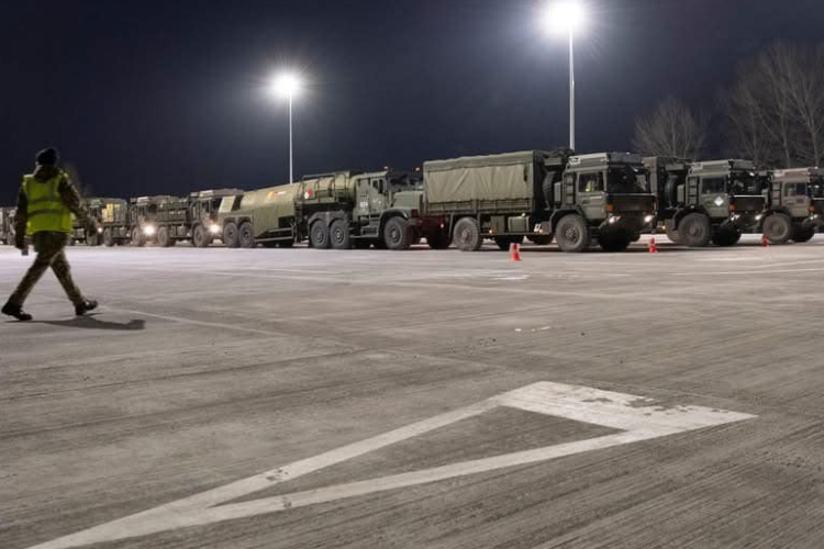 Jelentős NATO kontingens érkezett Pápára