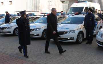 Új autókat kaptak a megye rendőrei