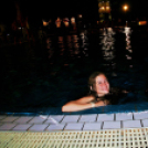 Fürdőztek az éjszakában