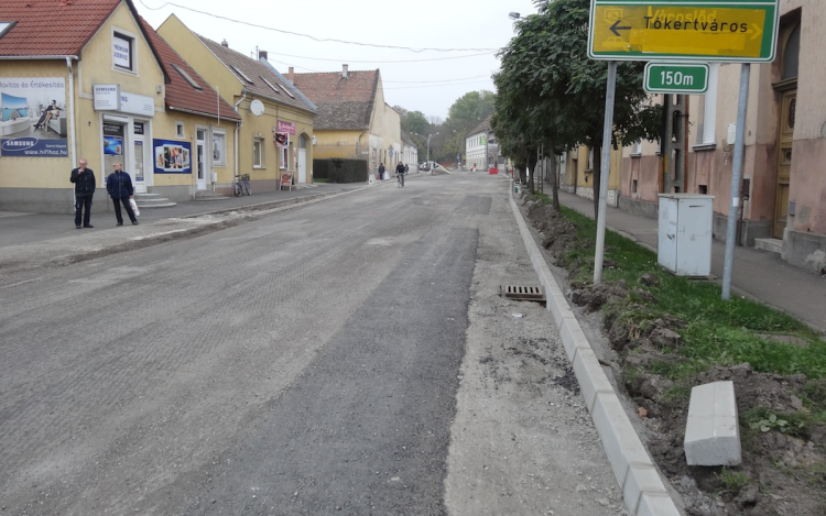 Jól haladnak az útfelújítások
