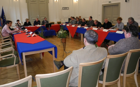 Üléseztek a városatyák