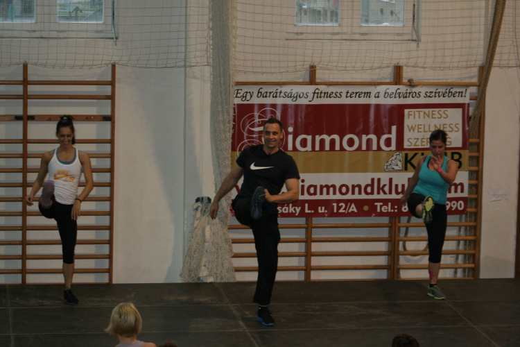 Katus Attila aerobic óra Pápán - Képek