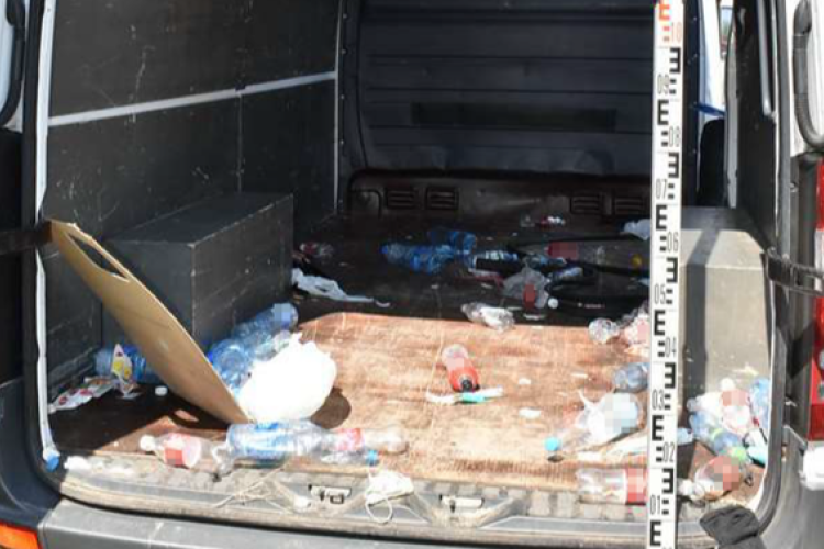 Kisteherautóval akartak 24 migránst Ausztriába juttatni a vádlottak