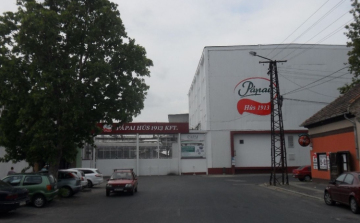 Jobbik: Felháborító, hogy offshore háttérű cég veszi meg a Pápai Húst