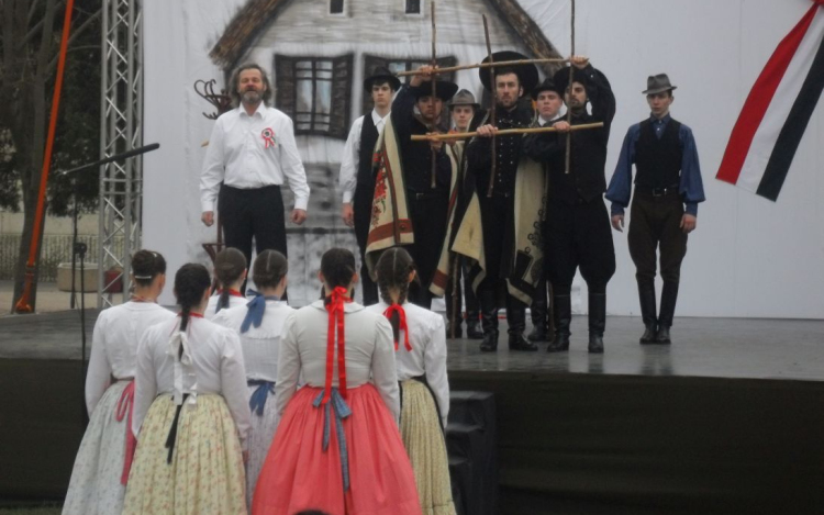 Legyen tisztelet, legyen alázat!