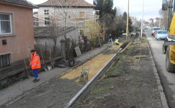 Évtizedes problémát oldanak meg a Gróf úton