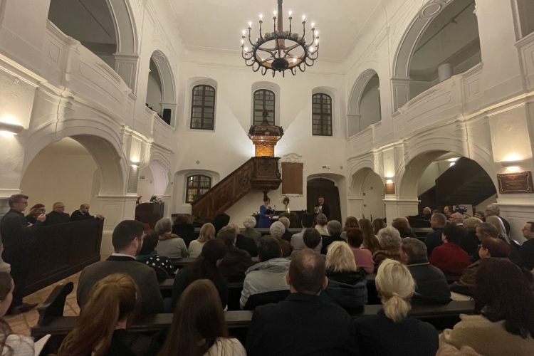 A legkisebb apróságok megsegítésére rendeztek jótékonysági koncertet Pápán