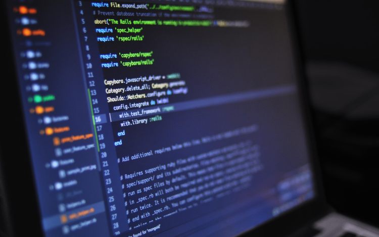 A jövő építőkövei: A Low-Code platformok útja a vállalati sikerek felé