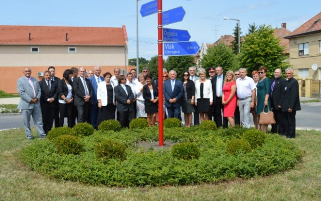 Két új testvérvárossal kötött szerződést Pápa