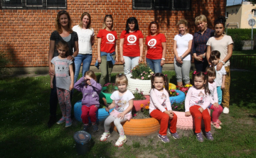 A Budapest Bank önkéntesei szépítgették a nátuskerti ovit