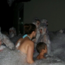 Éjszakai Fürdőzés a pápai Várkertfürdőben