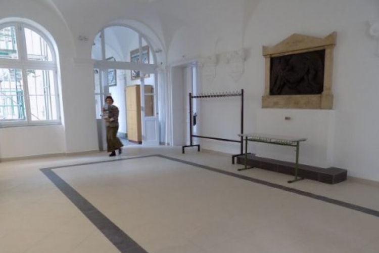 Hat tanterem már elkészült a Refiben