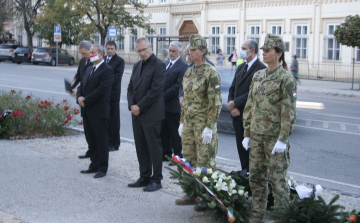 Az aradi vértanúkra emlékeztek Pápán