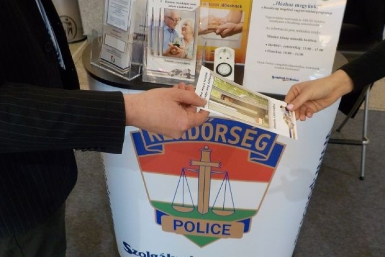 Házhoz megy a rendőrség decemberben is