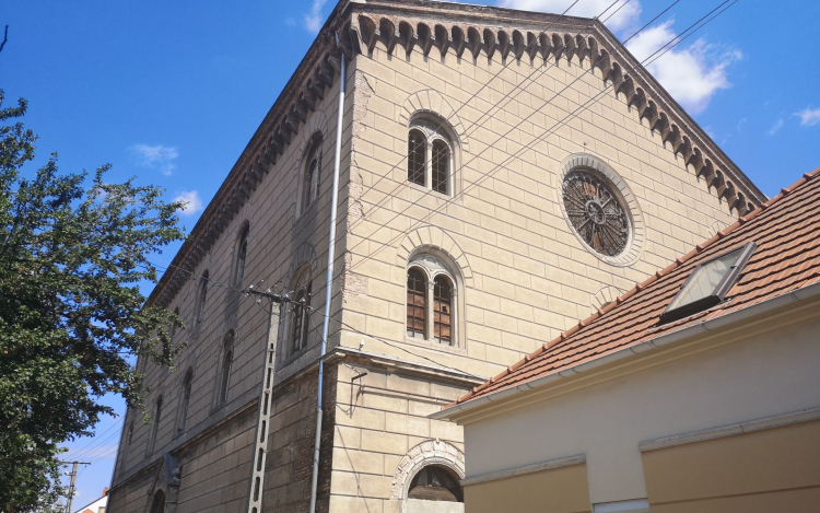 Adományokat gyűjtenek a pápai zsinagóga felújítására