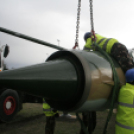 MiG-21 Emlékmű - Pápa - A gép emelése